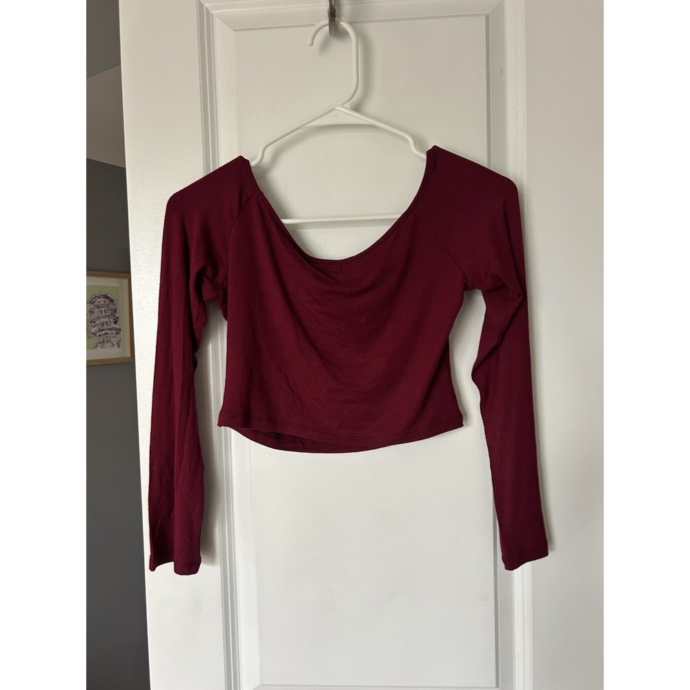B.L.Q. NWT Womens Burgundy Long Sleeve Cropped Top Size 1 (small) - Picture 2 of 5